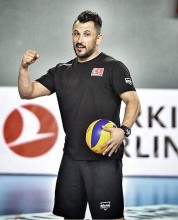SAVAŞ AKKAYA İLE SÖZLEŞME YENİLEDİK